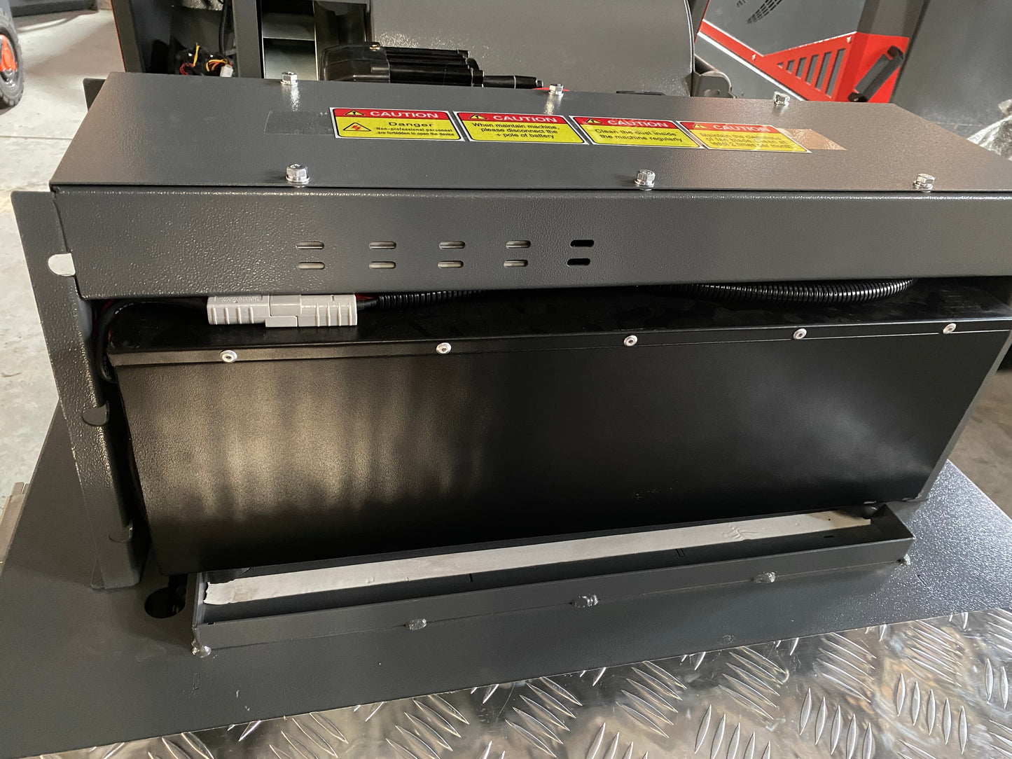 SM1250+ 49" Ride-on Industrial Floor Sweeper, 69000 Sqft/h, 3.5 hr Fast Charging Lithium Battery